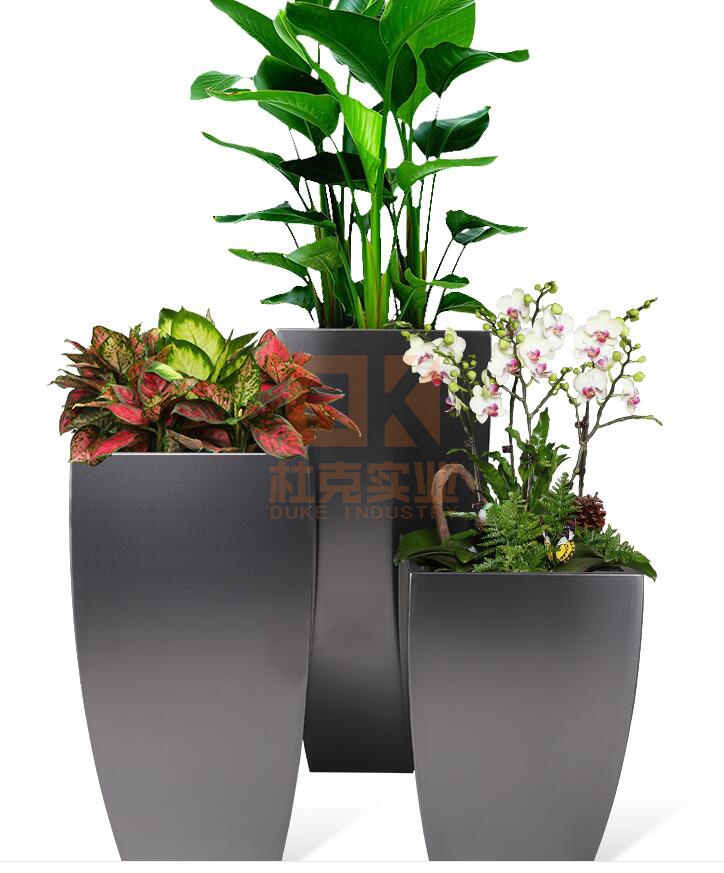 不銹鋼弧錐形花器