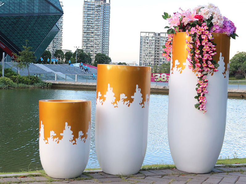 玻璃鋼花盆與樹脂花盆區(qū)別有哪些?