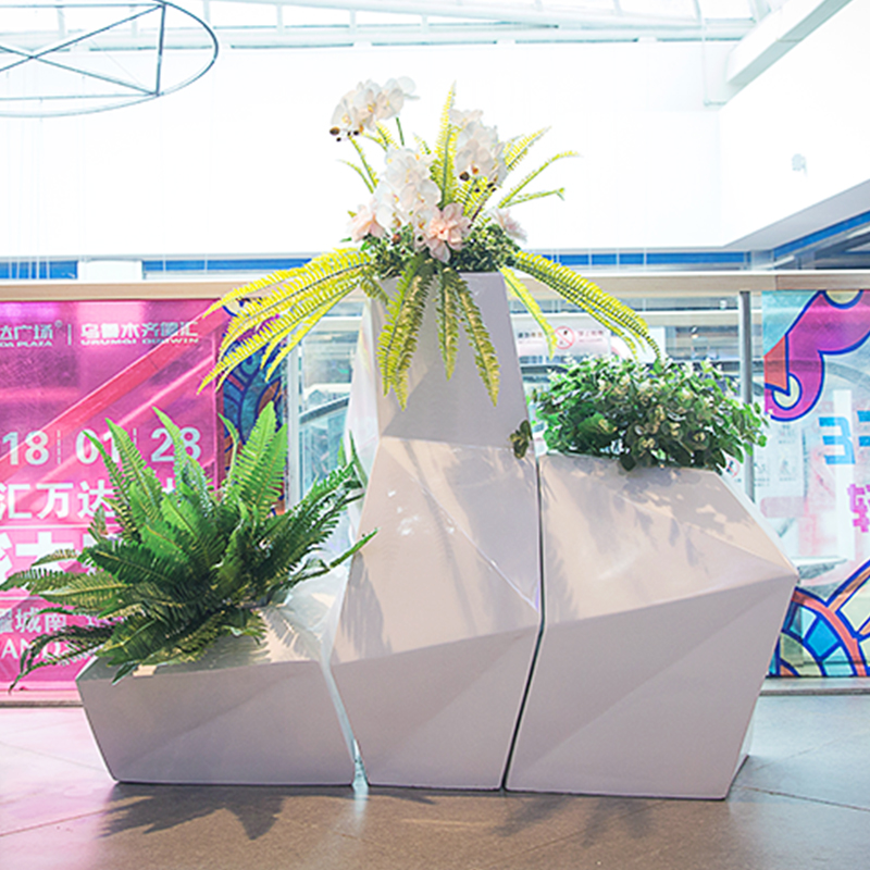 玻璃鋼花盆與樹脂花盆區(qū)別有哪些?