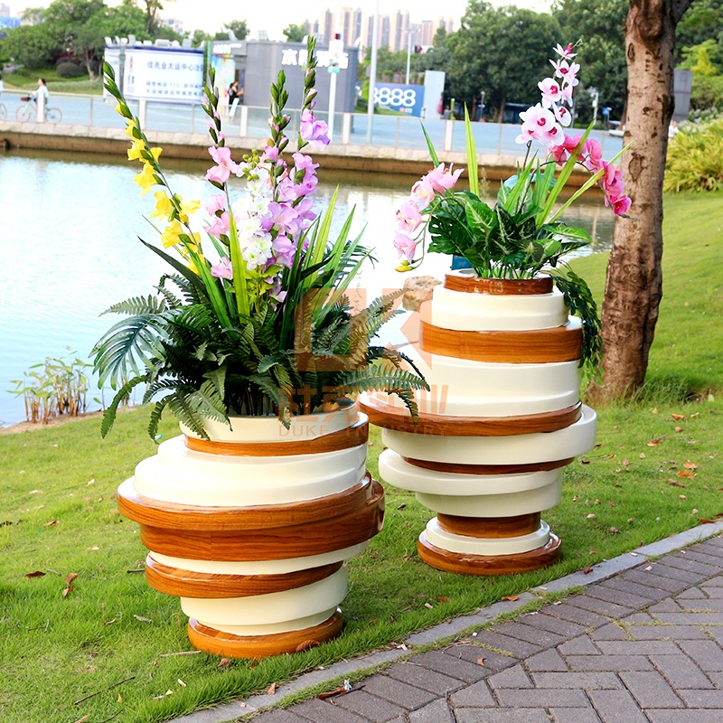 玻璃鋼花盆哪家好?玻璃鋼花盆廠家批發(fā)!