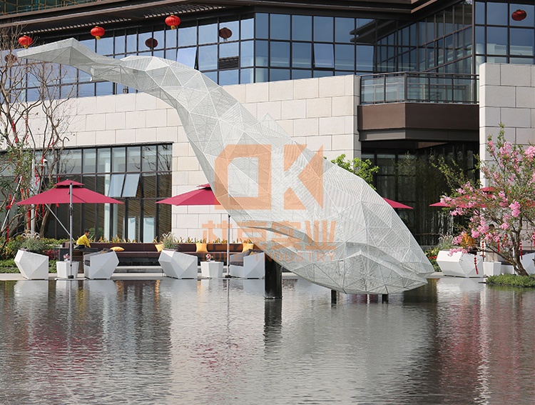 不銹鋼鯨魚(yú)雕塑