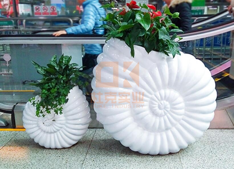 玻璃鋼創(chuàng)意S形花盆