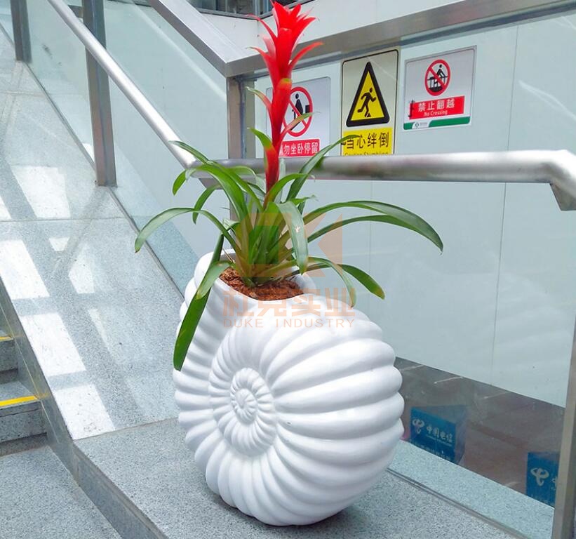 玻璃鋼創(chuàng)意S形花盆