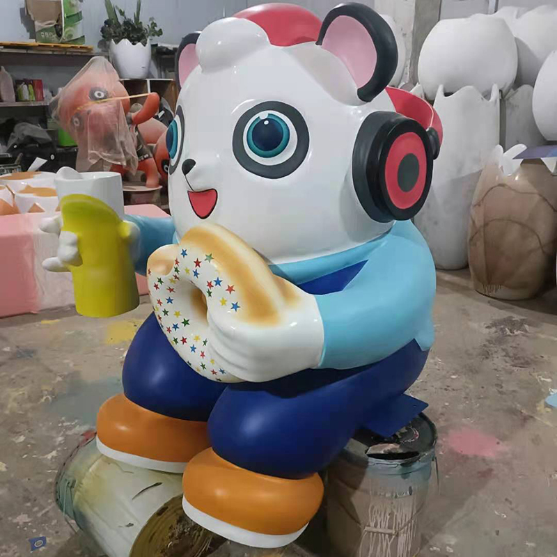 熊貓玻璃鋼雕塑餐飲商業(yè)街網(wǎng)紅打卡雕塑