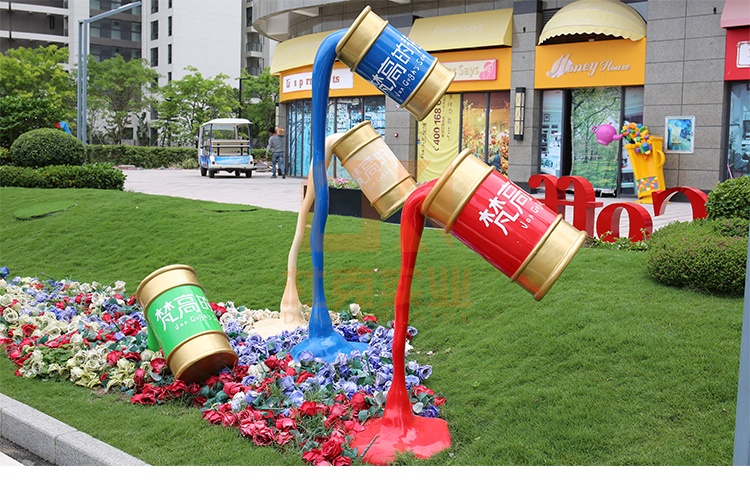 玻璃鋼油漆桶雕塑