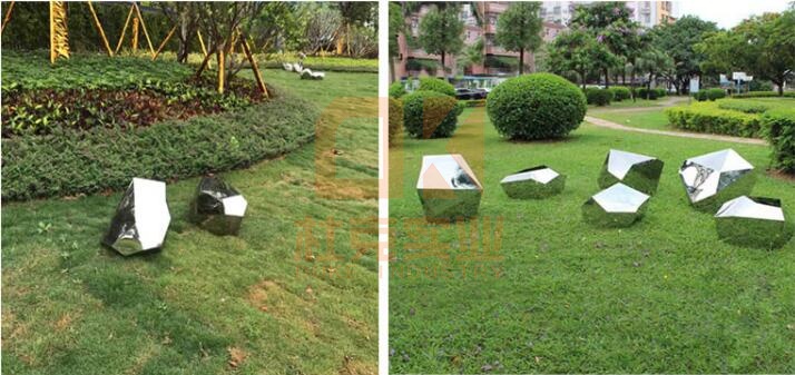 不銹鋼鏡面石頭雕塑