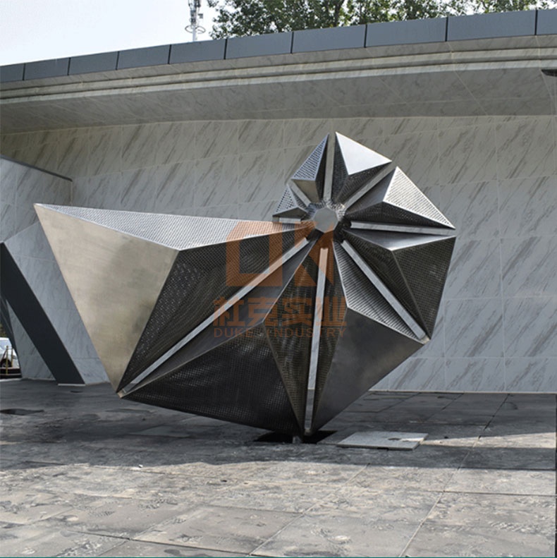 不銹鋼海螺景觀雕塑