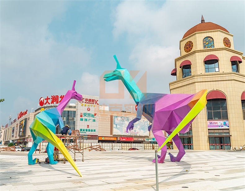 不銹鋼恐龍雕塑