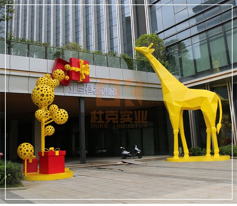 不銹鋼門(mén)頭雕塑