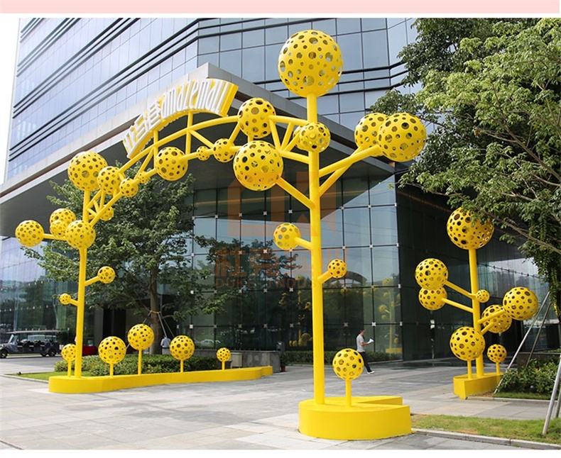 不銹鋼門(mén)頭雕塑