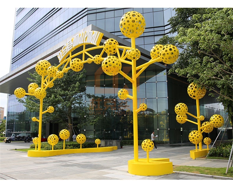 不銹鋼門(mén)頭雕塑