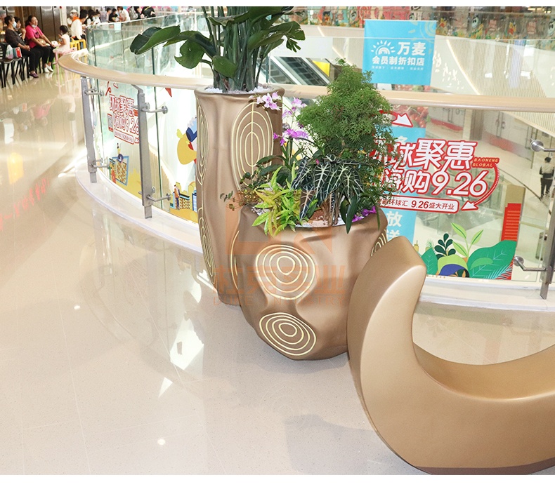 玻璃鋼復(fù)古藝術(shù)商場花盆