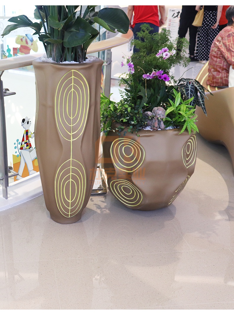 玻璃鋼復(fù)古藝術(shù)商場花盆