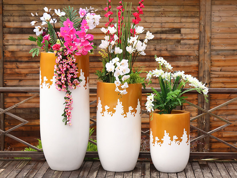 浙江省麗水市外國語學(xué)校玻璃鋼讀書人物雕塑制作完成