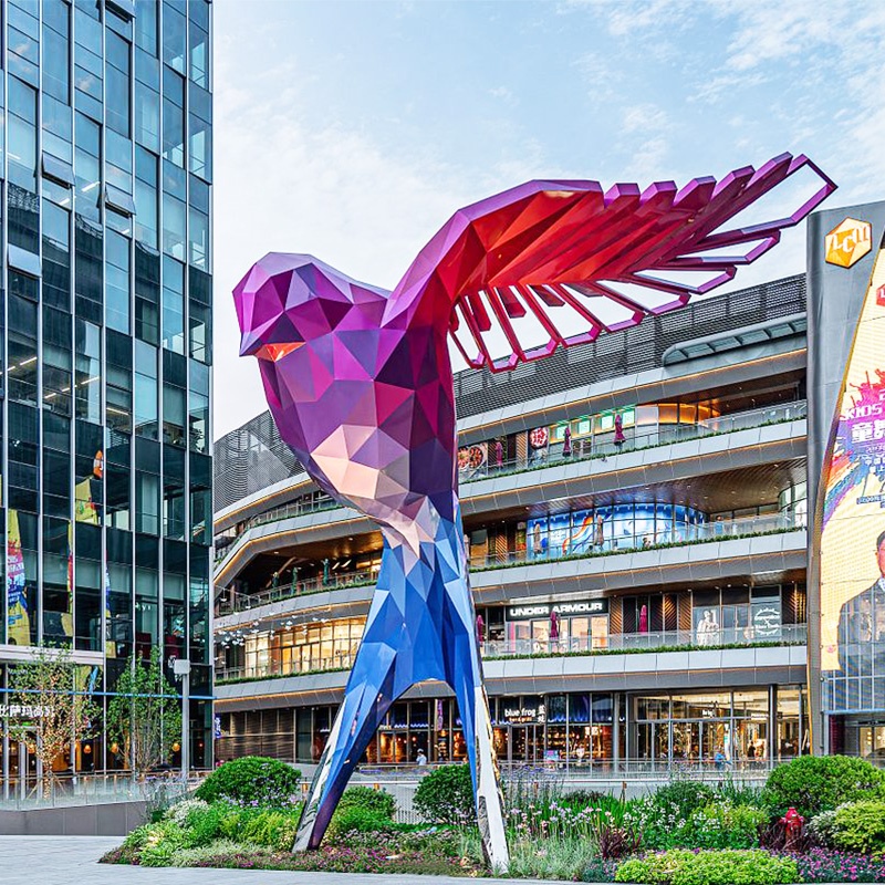 室外雕塑一般用什么材質?戶外雕塑都選玻璃鋼雕塑和不銹鋼雕塑!