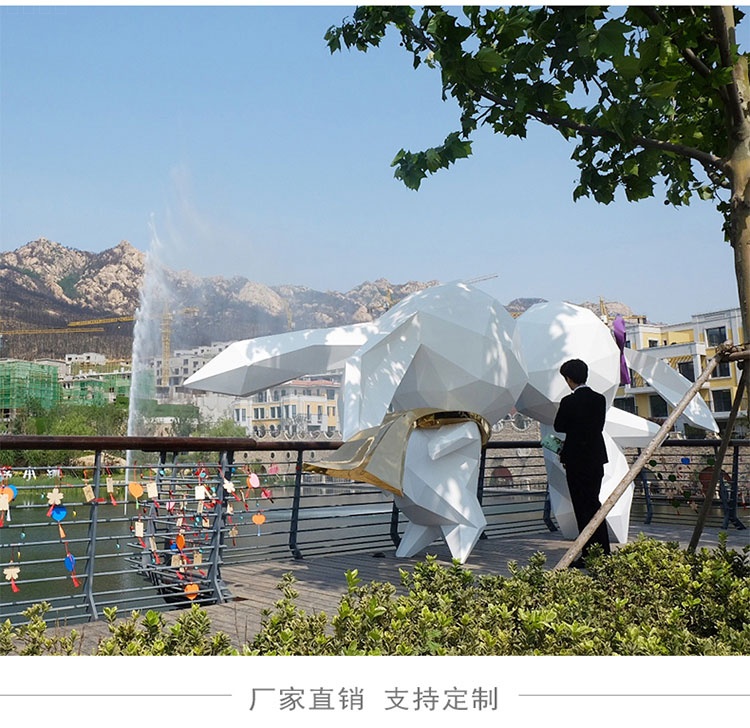 玻璃鋼切面兔子雕塑云朵景觀擺件 玻璃鋼切面兔子雕塑云朵景觀擺件