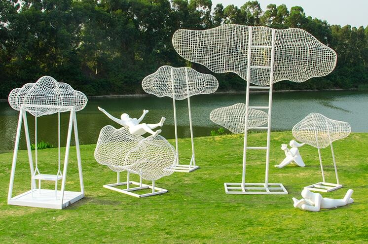 不銹鋼鏤空云朵雕塑擺件，校園景區(qū)廣場都喜歡擺放