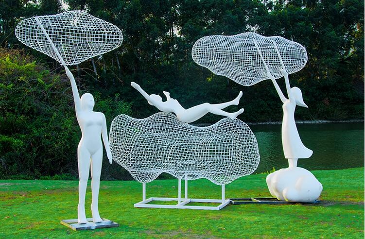 不銹鋼鏤空云朵雕塑擺件，校園景區(qū)廣場都喜歡擺放