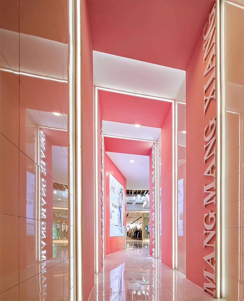 臺州萬達廣場商業(yè)美陳改造