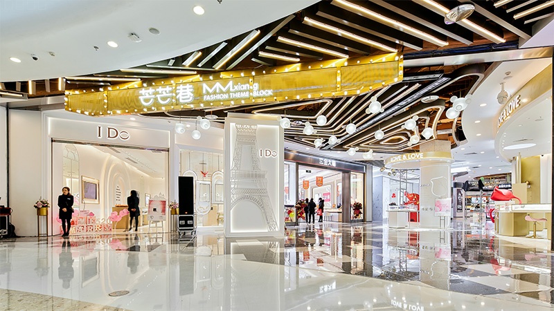 臺州萬達廣場商業(yè)美陳改造