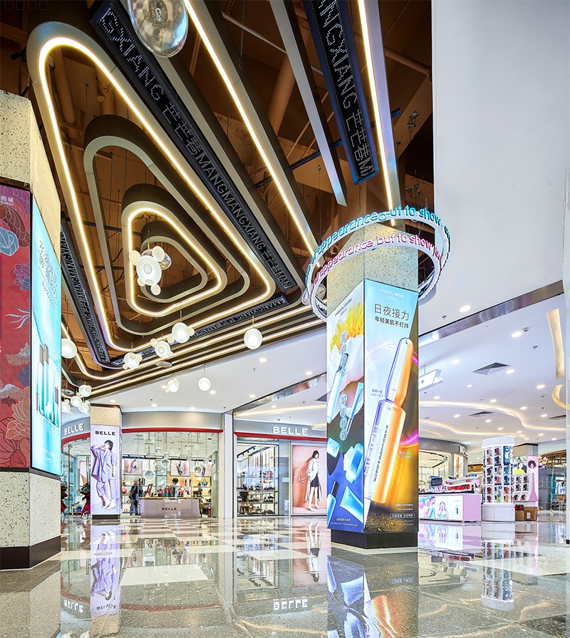 臺州萬達廣場商業(yè)美陳改造