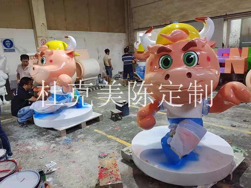 玻璃鋼卡通牛雕塑創(chuàng)意動(dòng)物景觀擺件 玻璃鋼卡通牛雕塑創(chuàng)意動(dòng)物景觀擺件