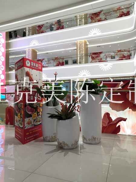 河南鄭州佳紛天地商城美陳雕塑小品擺件花盆座椅案例