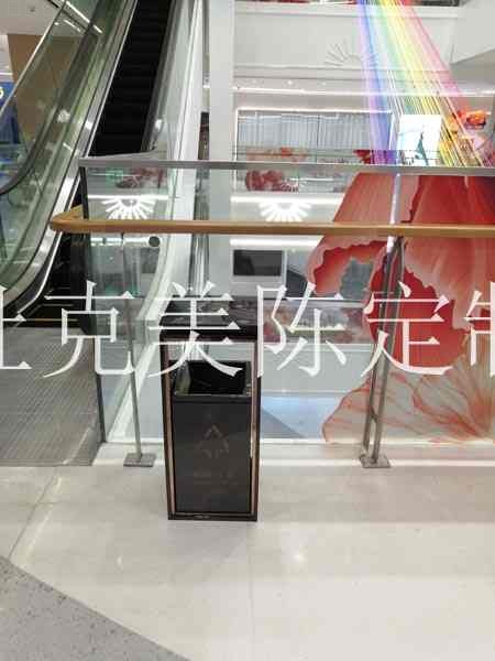 河南鄭州佳紛天地商城美陳雕塑小品擺件花盆座椅案例