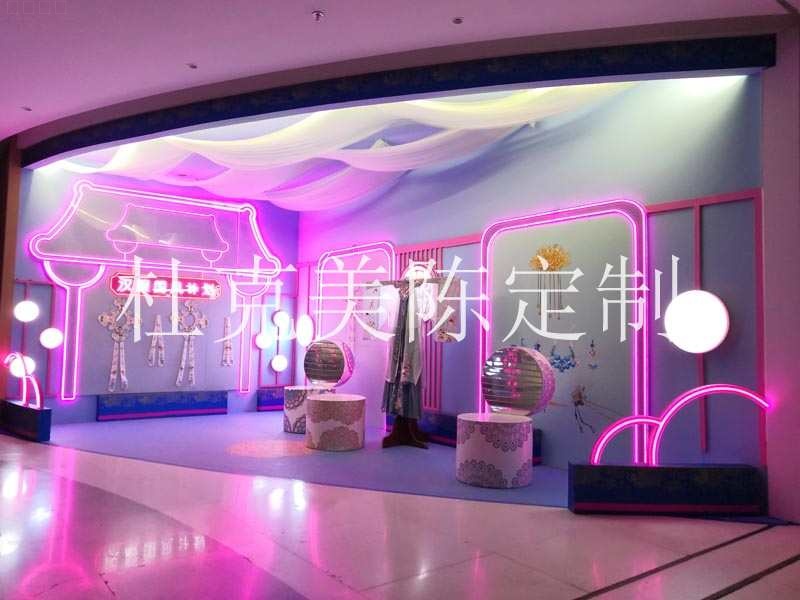 河南鄭州佳紛天地商城美陳雕塑小品擺件花盆座椅案例