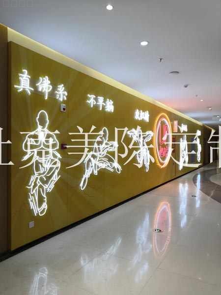 河南鄭州佳紛天地商城美陳雕塑小品擺件花盆座椅案例