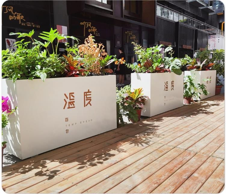 商業(yè)街市政玻璃鋼綠化花箱園林景觀花盆
