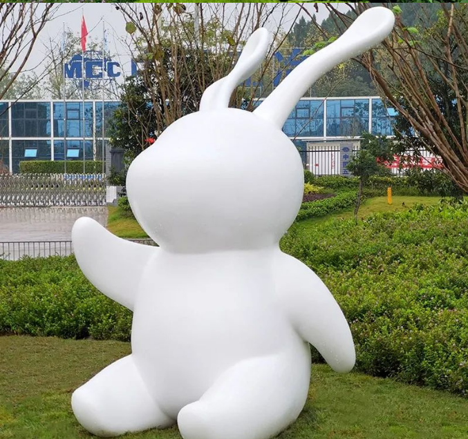 玻璃鋼兔子雕塑，景觀與藝術(shù)締造的美陳!