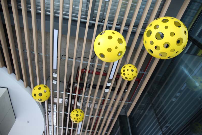 亞鋼1號(hào)商業(yè)戶外景觀美陳雕塑小品制作案例