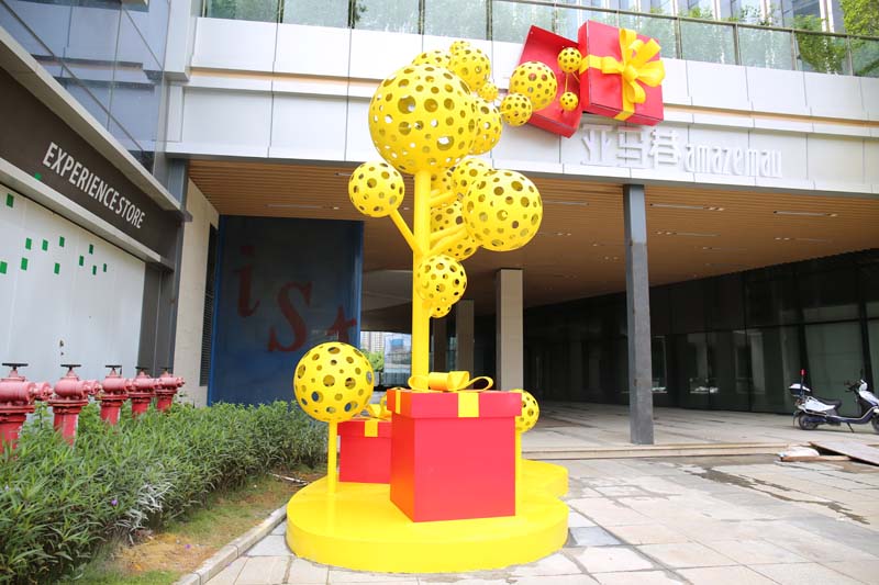 亞鋼1號(hào)商業(yè)戶外景觀美陳雕塑小品制作案例