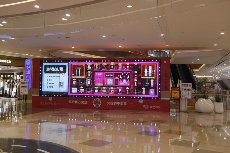 廣州合生匯商業(yè)美陳綜合體美陳景觀雕塑花盆座椅案例