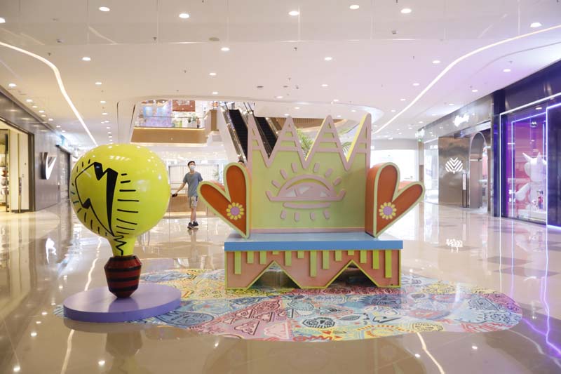 廣州合生匯商業(yè)美陳綜合體美陳景觀雕塑花盆座椅案例