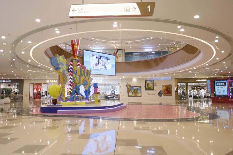 廣州合生匯商業(yè)美陳綜合體美陳景觀雕塑花盆座椅案例