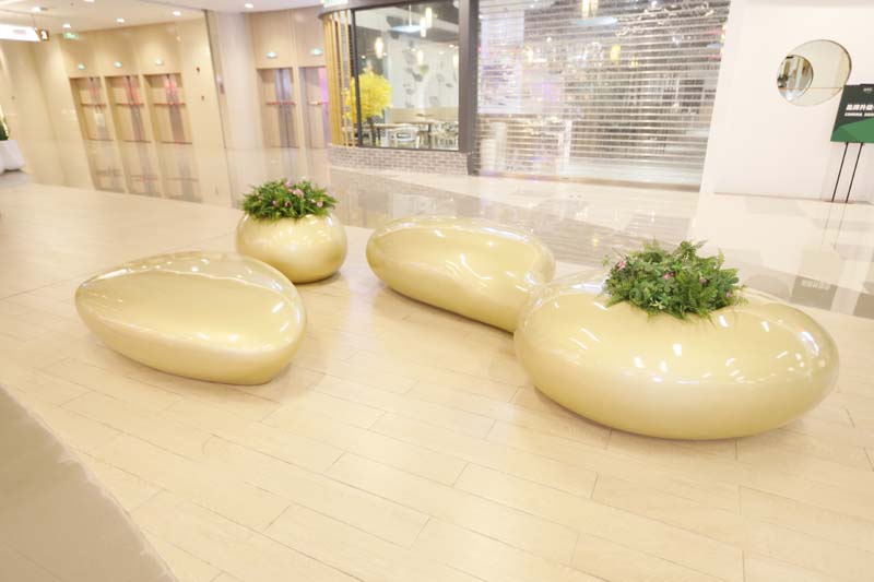 廣州合生匯商業(yè)美陳綜合體美陳景觀雕塑花盆座椅案例