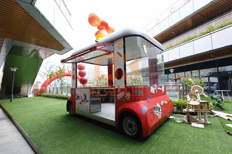 上海中環(huán)太平洋廣場美陳景觀雕塑小品制作案例