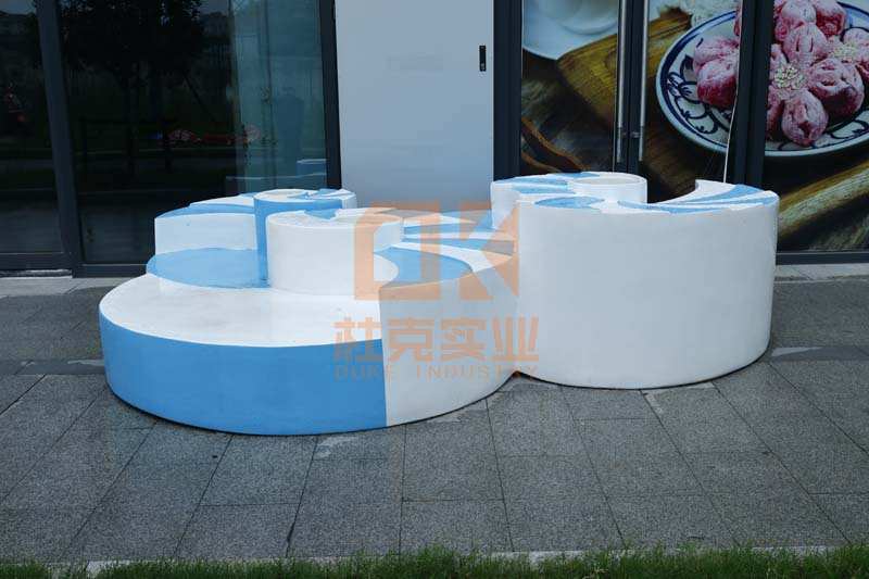 上海中環(huán)太平洋廣場美陳景觀雕塑小品制作案例