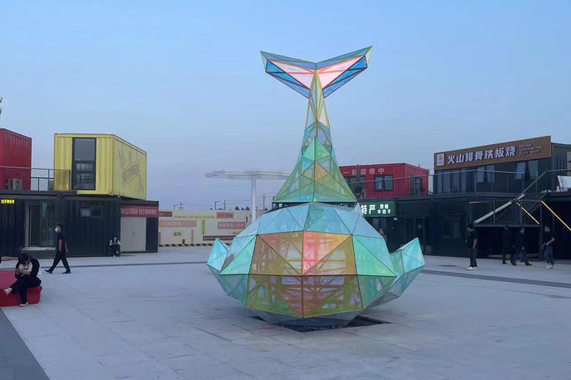 內(nèi)蒙古鄂爾多斯特經(jīng)濟園區(qū)特色商業(yè)街美陳雕塑景觀小品案例