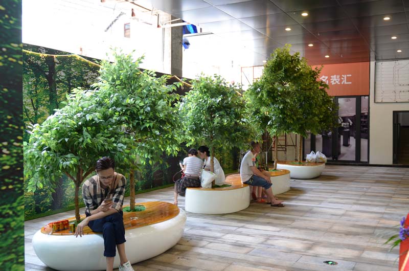 廣西桂林購物公園美陳景觀雕塑小品花盆座椅案例 廣西桂林購物公園美陳景觀雕塑小品花盆座椅案例