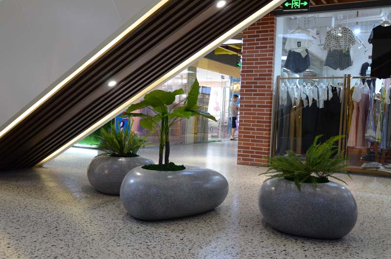 廣西桂林購物公園美陳景觀雕塑小品花盆座椅案例 廣西桂林購物公園美陳景觀雕塑小品花盆座椅案例