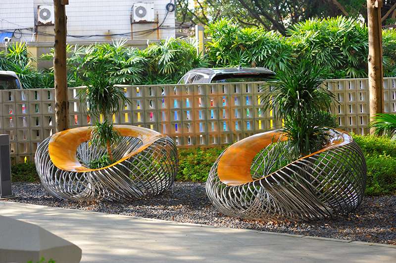 不銹鋼鏤空異形坐凳金屬花壇座椅