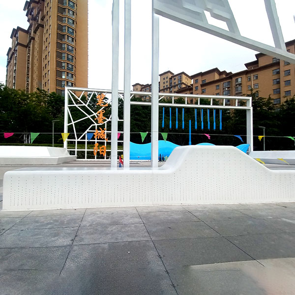 GRC混凝土長(zhǎng)條異形坐凳UHPC水磨石座椅