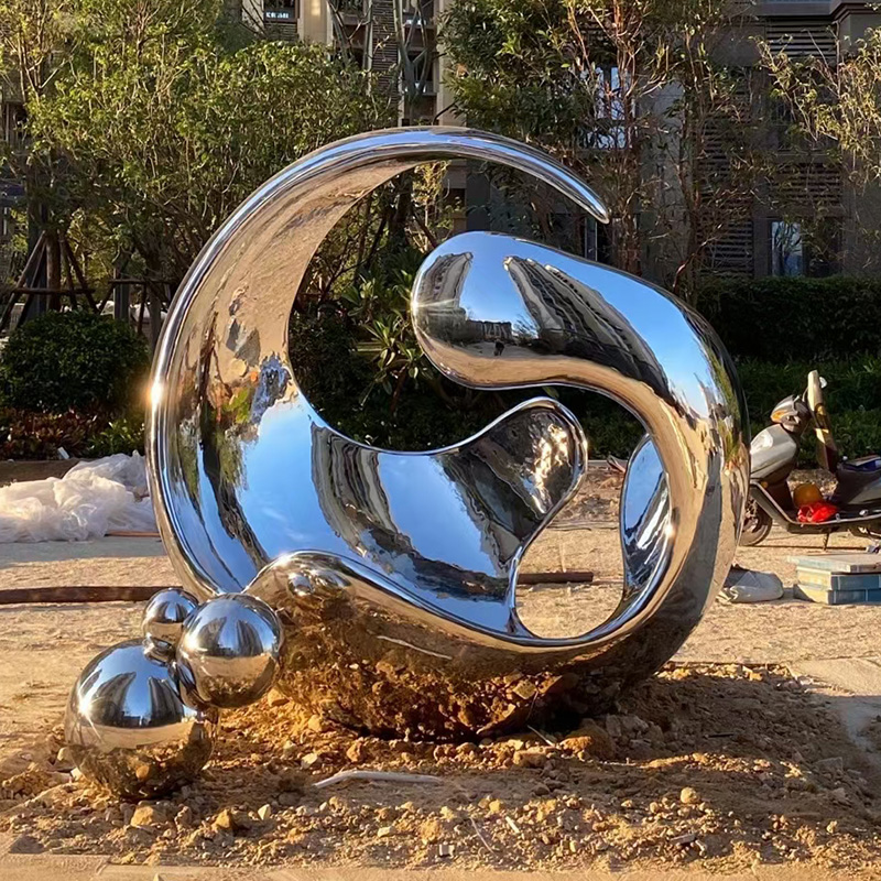 住宅小區(qū)內(nèi)入口景觀雕塑小品要擺放什么樣式的雕塑? 住宅小區(qū)內(nèi)入口景觀雕塑小品要擺放什么樣式的雕塑?